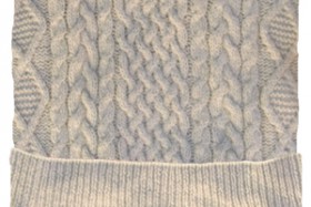 подушка из свитера