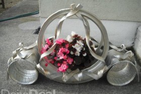 parterre de fleurs d&#39;un pneu