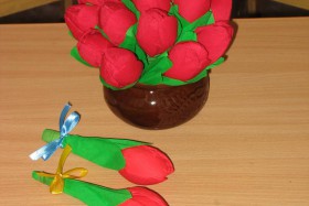 making a bouquet of tulips